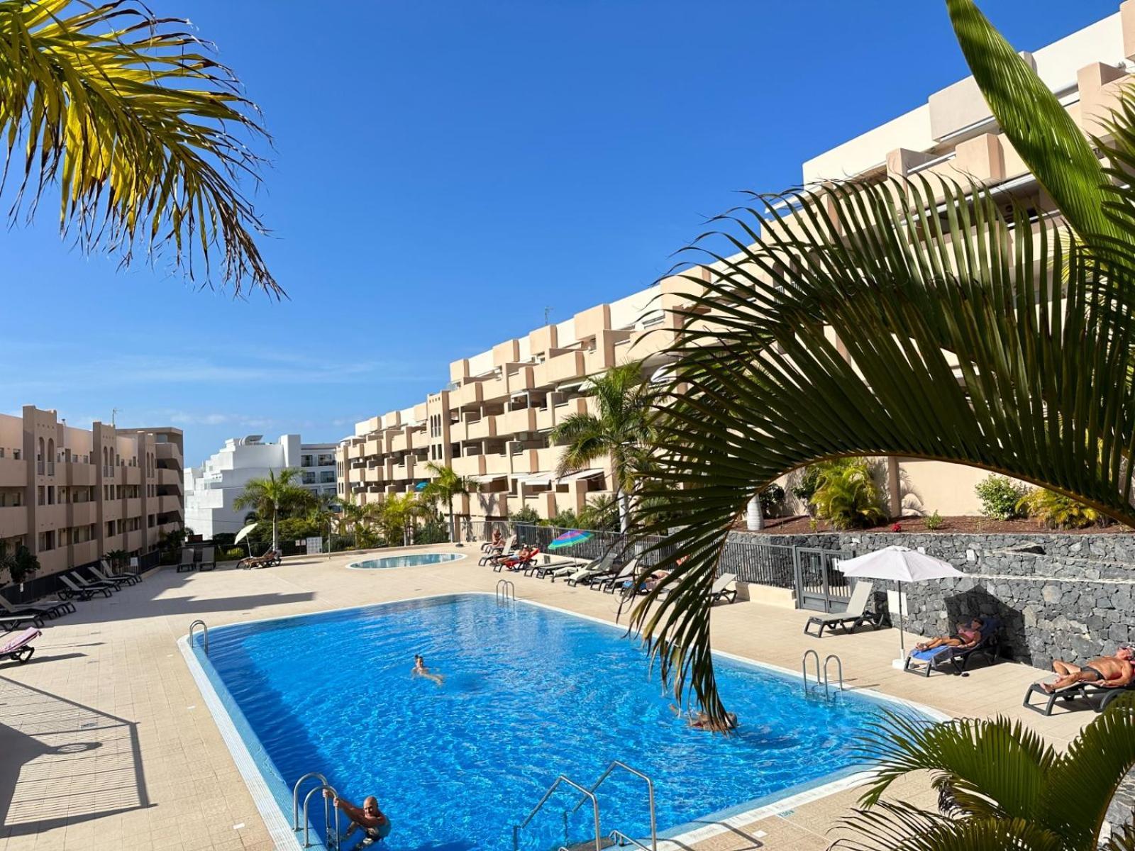 Cozy Apartment In Playa Paraiso Costa Adeje  ภายนอก รูปภาพ